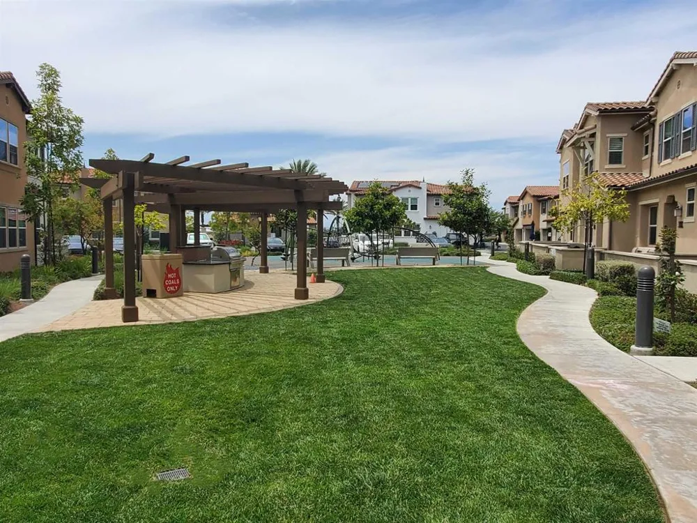 1118 Delpy View Point Vista, CA 92084