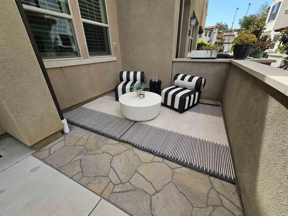 1118 Delpy View Point Vista, CA 92084
