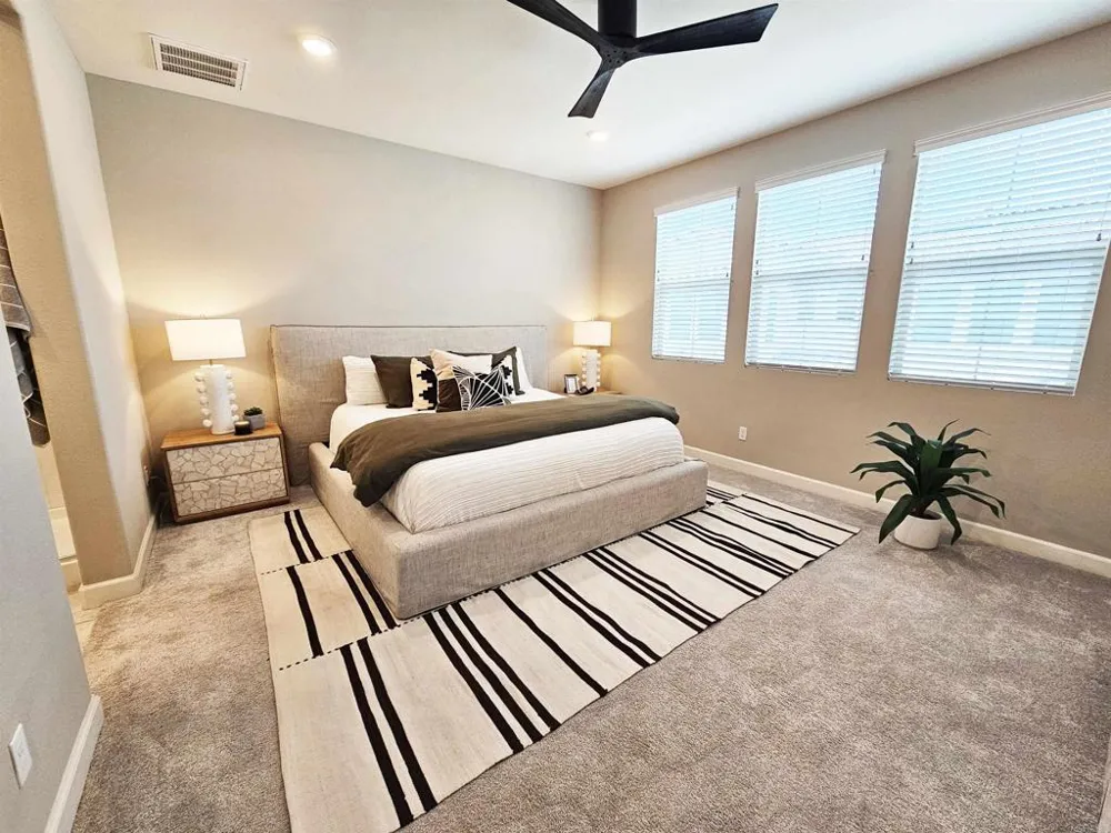 1118 Delpy View Point Vista, CA 92084