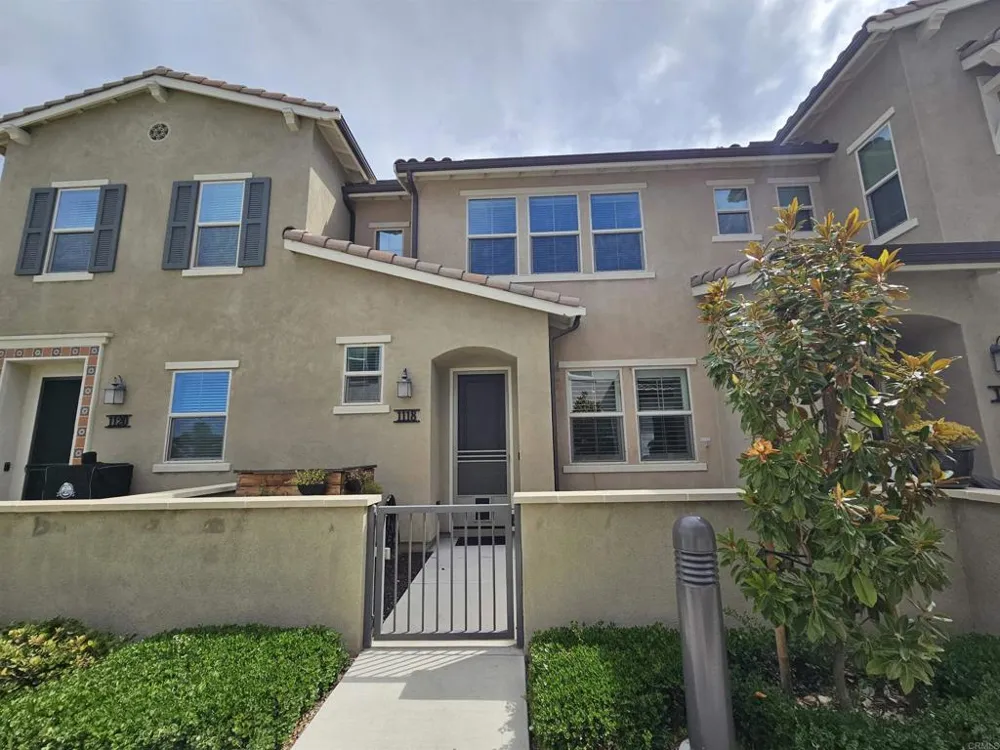 1118 Delpy View Point Vista, CA 92084