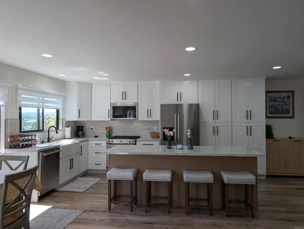 2410 La Costa Ave Carlsbad, CA 92009