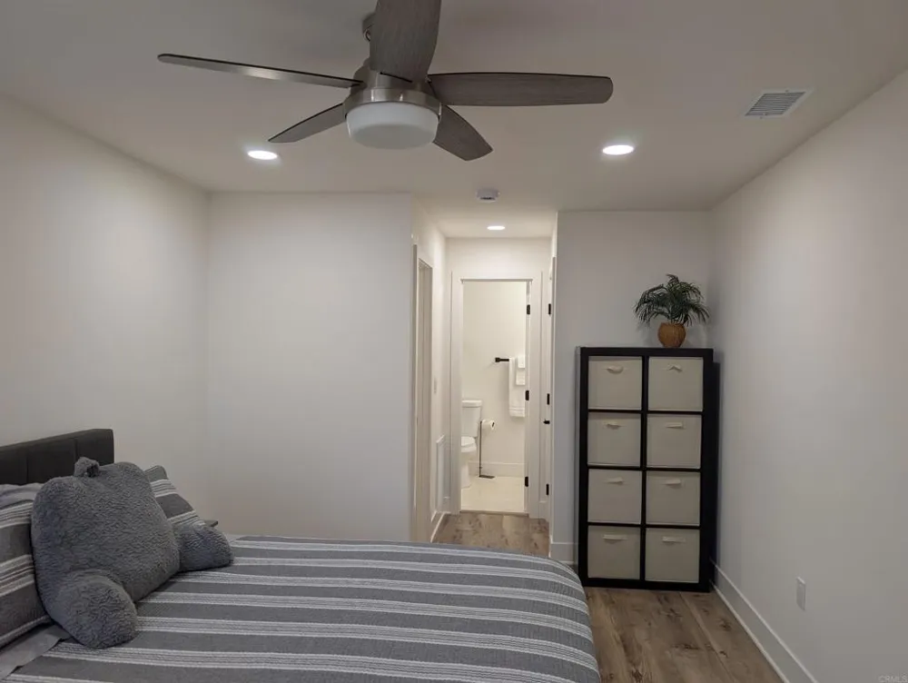 2410 La Costa Ave Carlsbad, CA 92009