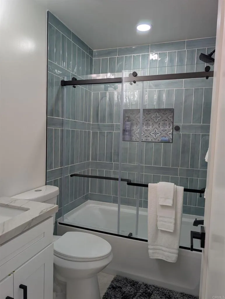 2410 La Costa Ave Carlsbad, CA 92009