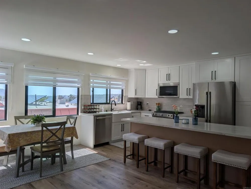 2410 La Costa Ave Carlsbad, CA 92009