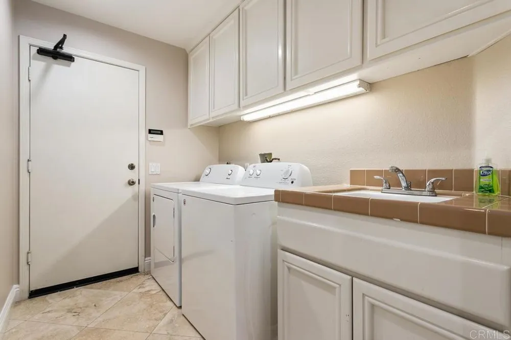 6947 Dusty Rose Place Carlsbad, CA 92011