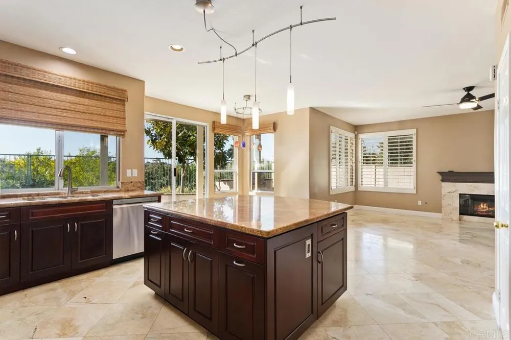 6947 Dusty Rose Place Carlsbad, CA 92011