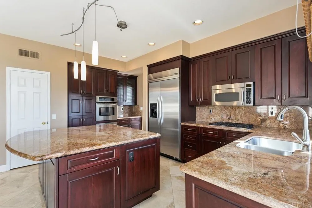 6947 Dusty Rose Place Carlsbad, CA 92011