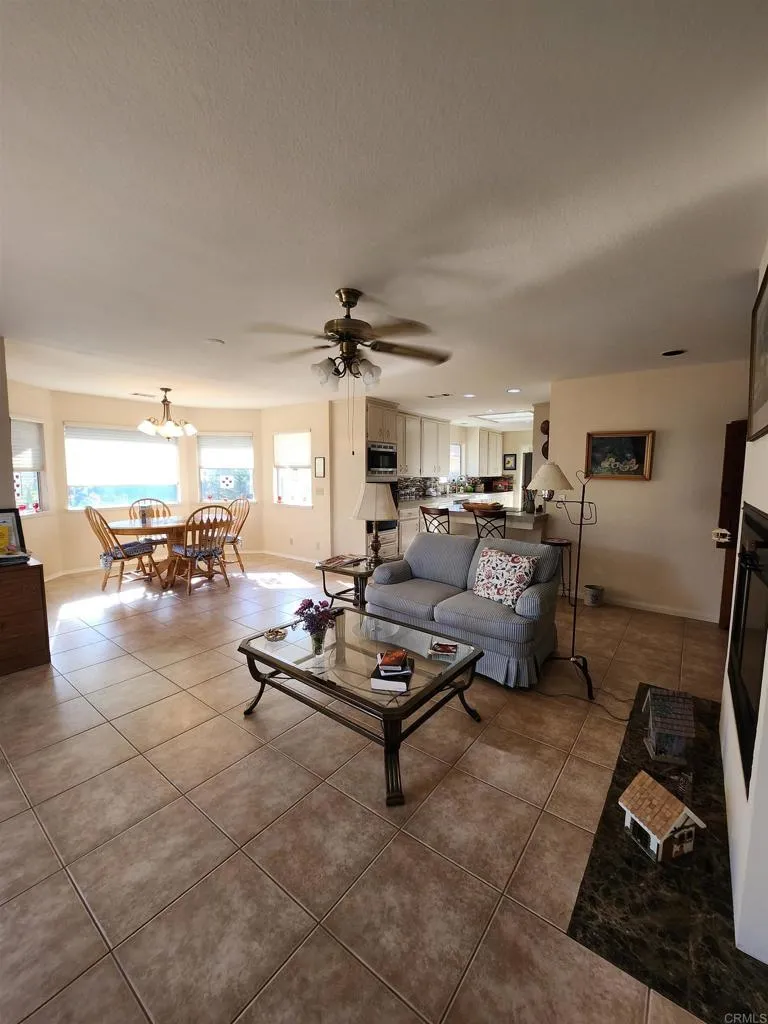 1066 RIDGE HEIGHTS DRIVE Fallbrook, CA 92028