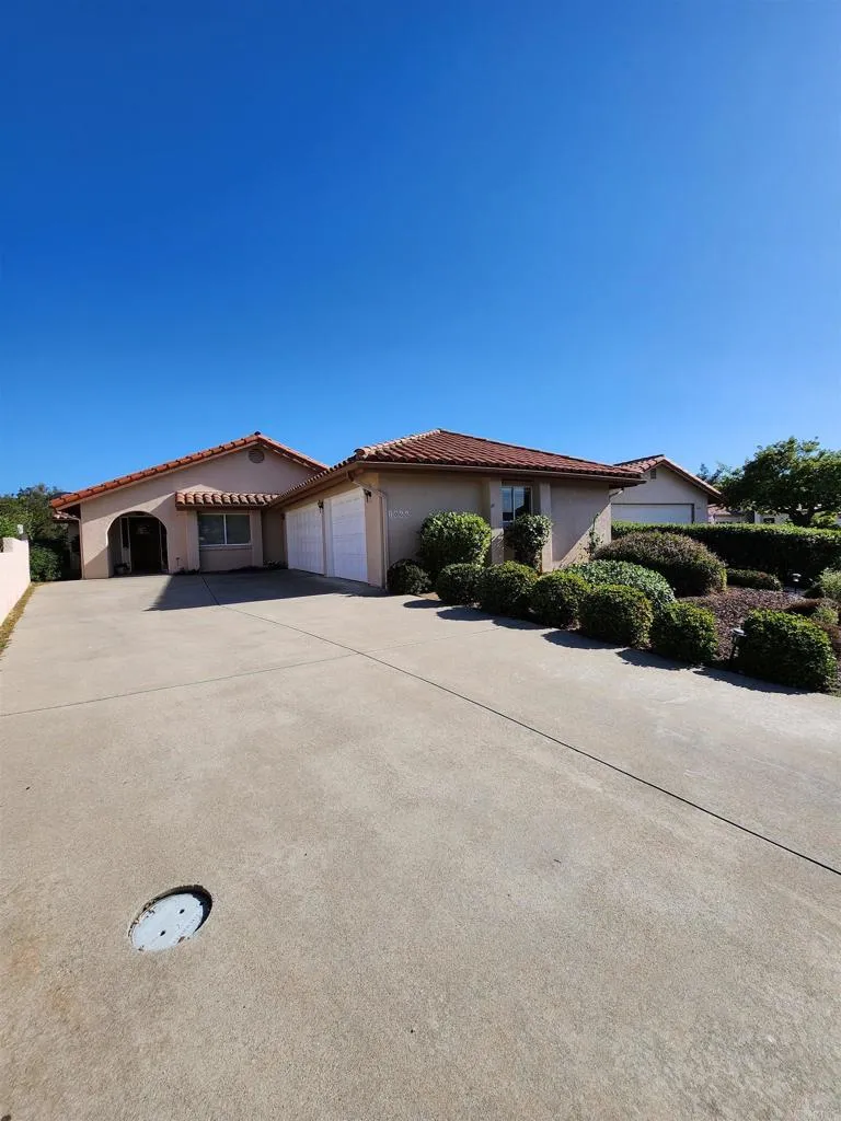 1066 RIDGE HEIGHTS DRIVE Fallbrook, CA 92028