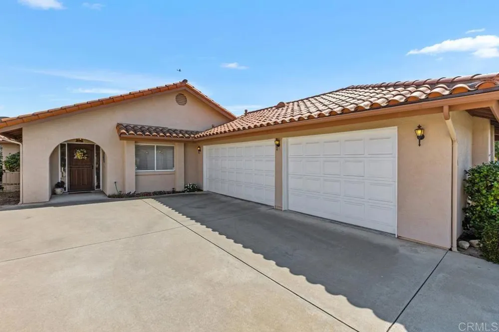 1066 RIDGE HEIGHTS DRIVE Fallbrook, CA 92028