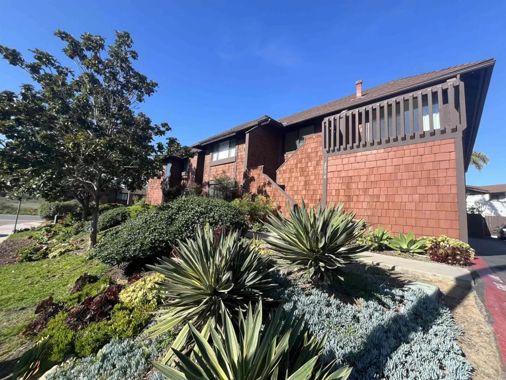 2556 Ocean Cove Dr. Cardiff by the Sea, CA 92007