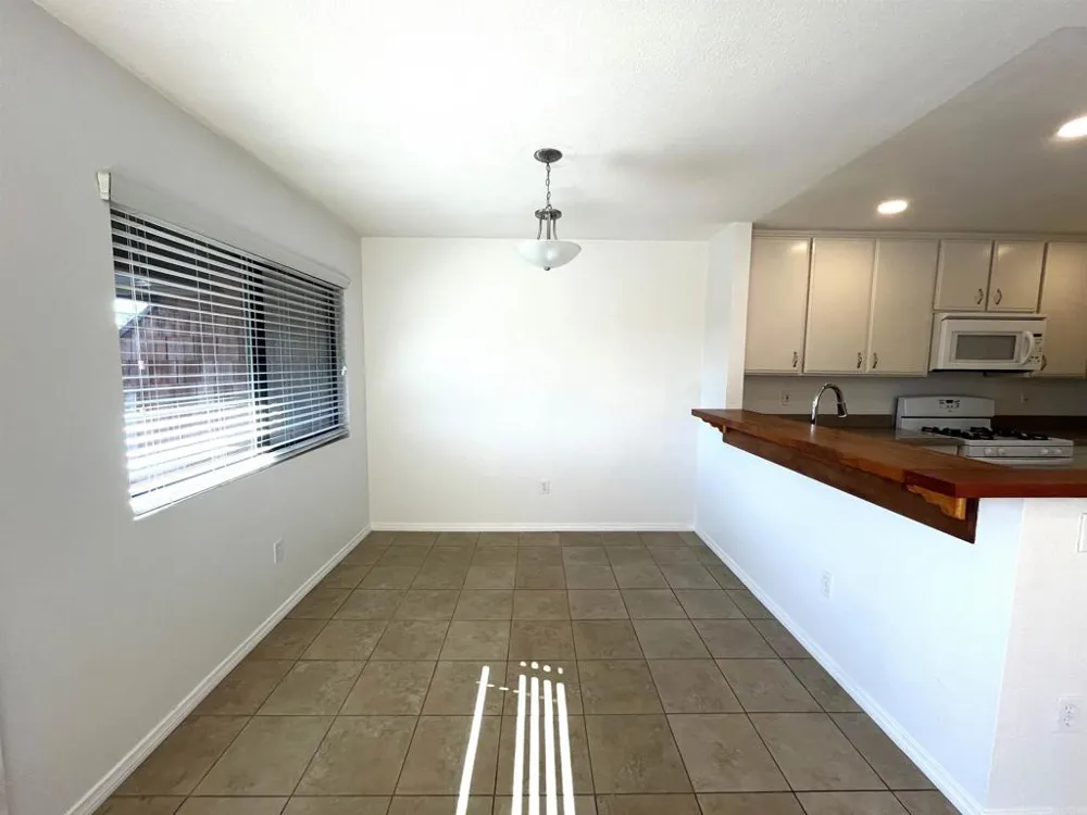 2556 Ocean Cove Dr. Cardiff by the Sea, CA 92007