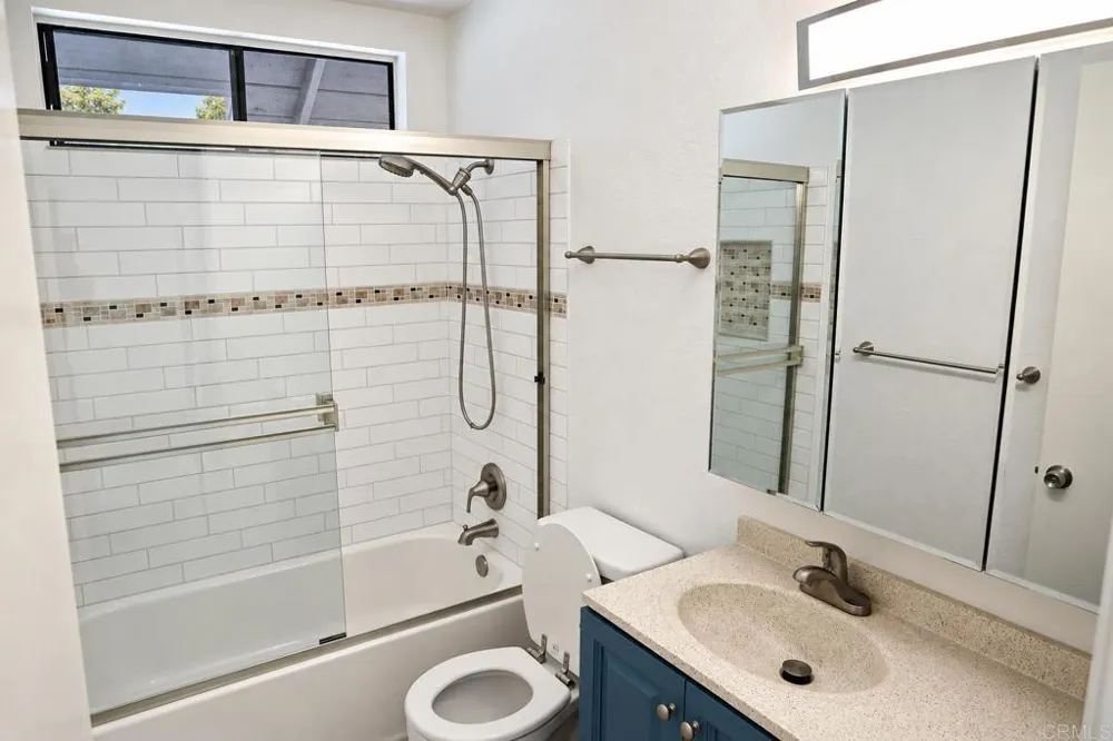 2556 Ocean Cove Dr. Cardiff by the Sea, CA 92007