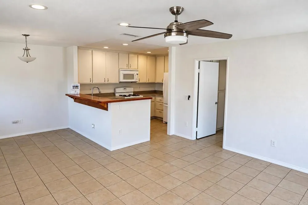 2556 Ocean Cove Dr. Cardiff by the Sea, CA 92007