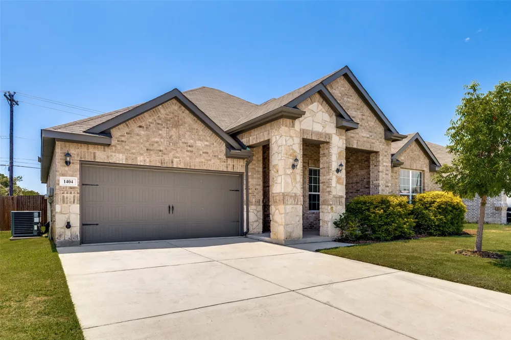 1404 Lakeview Drive Pelican Bay, TX 76020