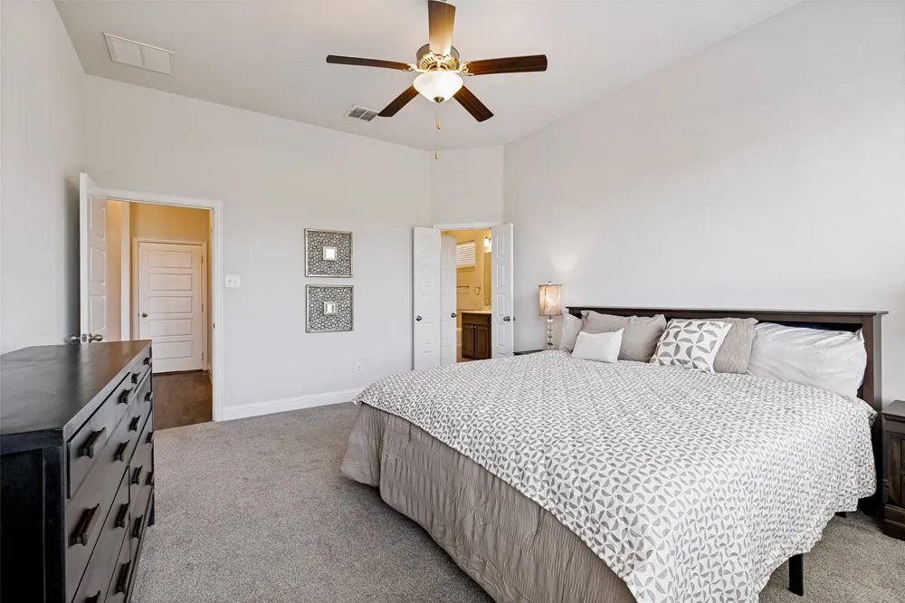 1404 Lakeview Drive Pelican Bay, TX 76020