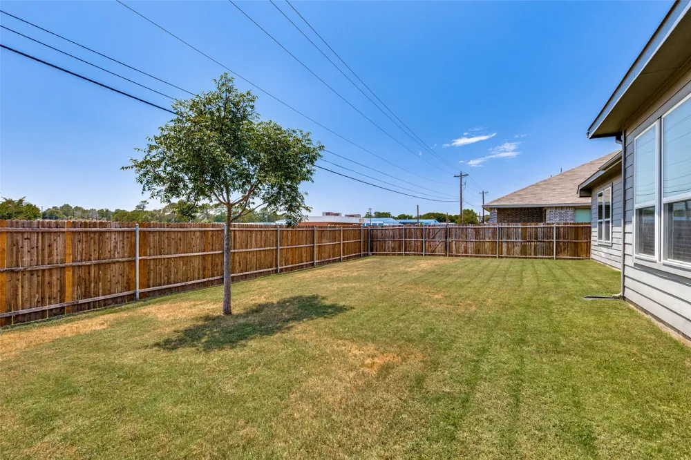 1404 Lakeview Drive Pelican Bay, TX 76020