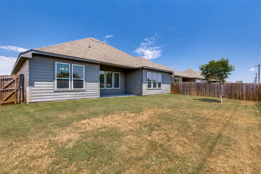 1404 Lakeview Drive Pelican Bay, TX 76020