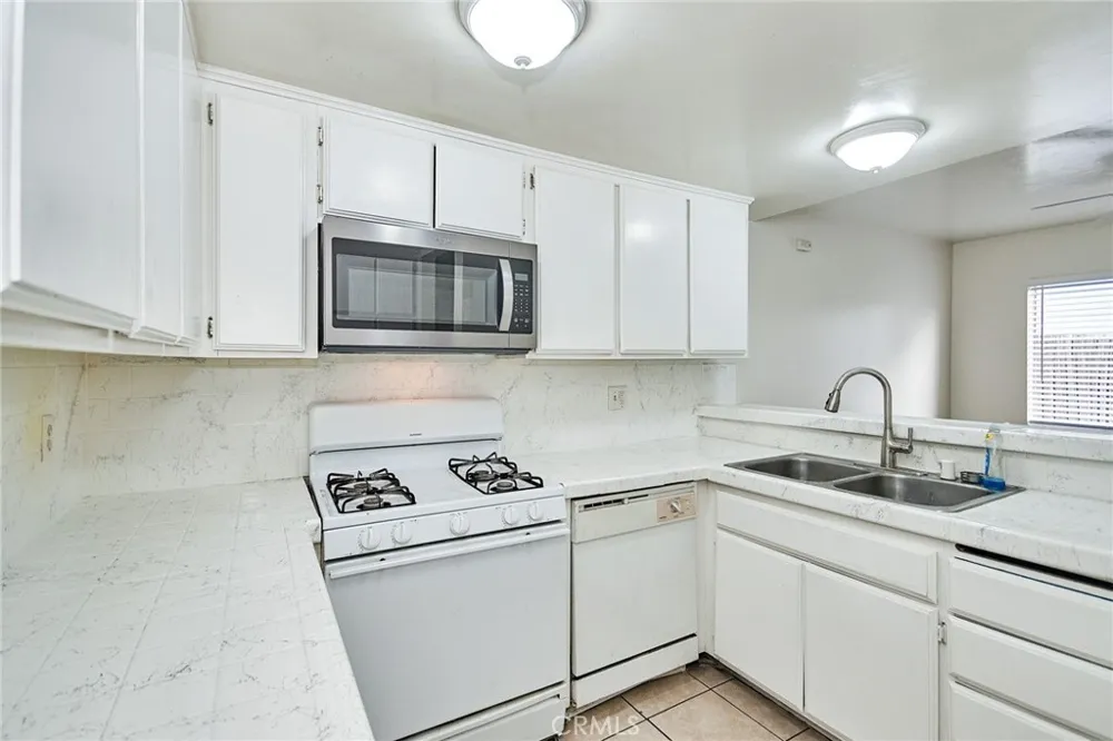 16459 Joy Street Lake Elsinore, CA 92530