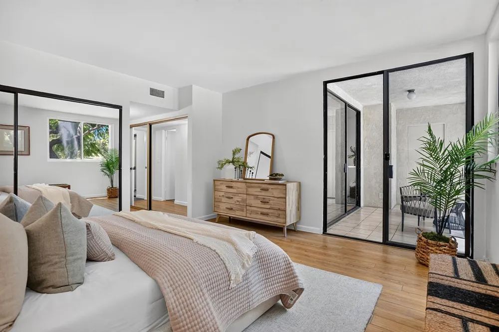 4835 E Anaheim Street #105 Long Beach, CA 90804