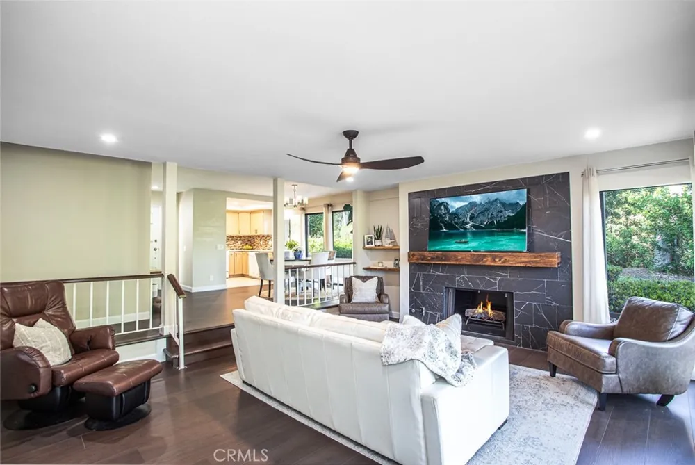 16 Rana Irvine, CA 92612