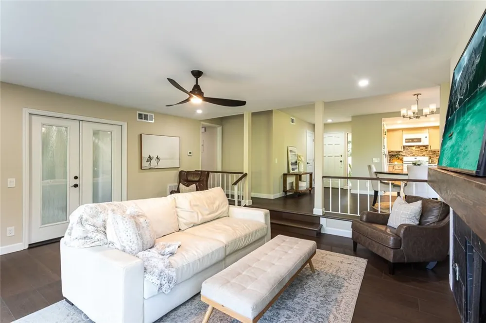 16 Rana Irvine, CA 92612