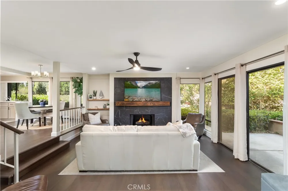 16 Rana Irvine, CA 92612