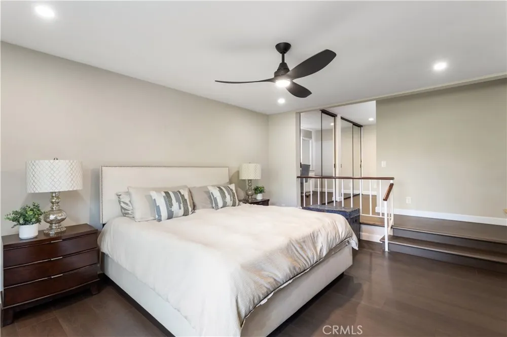 16 Rana Irvine, CA 92612