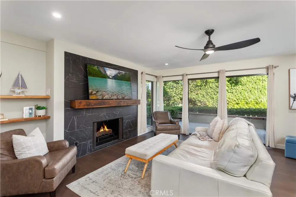 16 Rana Irvine, CA 92612