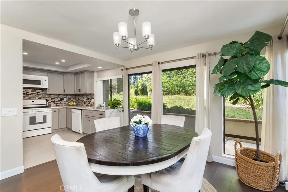 16 Rana Irvine, CA 92612