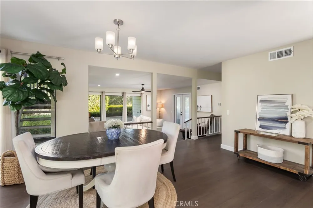 16 Rana Irvine, CA 92612