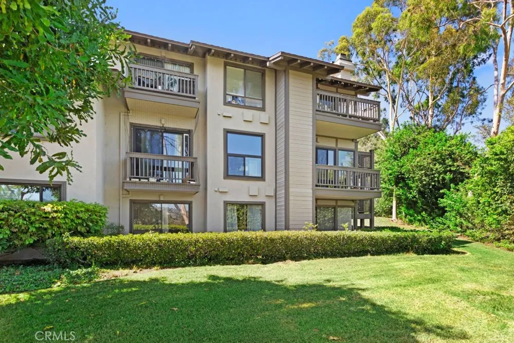 16 Rana Irvine, CA 92612
