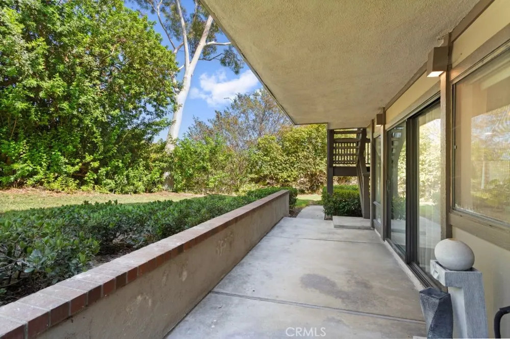 16 Rana Irvine, CA 92612