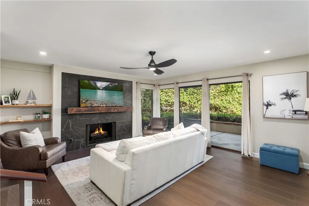 16 Rana Irvine, CA 92612