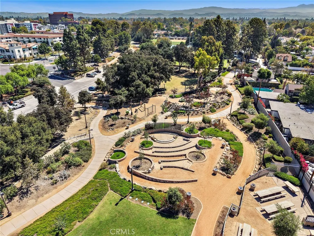 916 E Jonquil Santa Ana, CA 92705