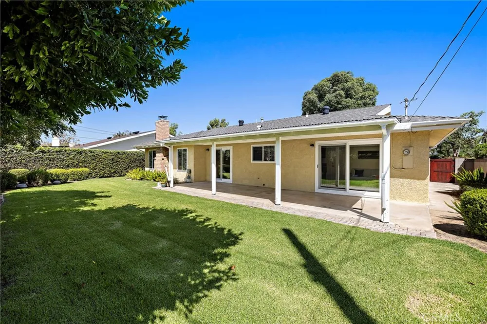 916 E Jonquil Santa Ana, CA 92705