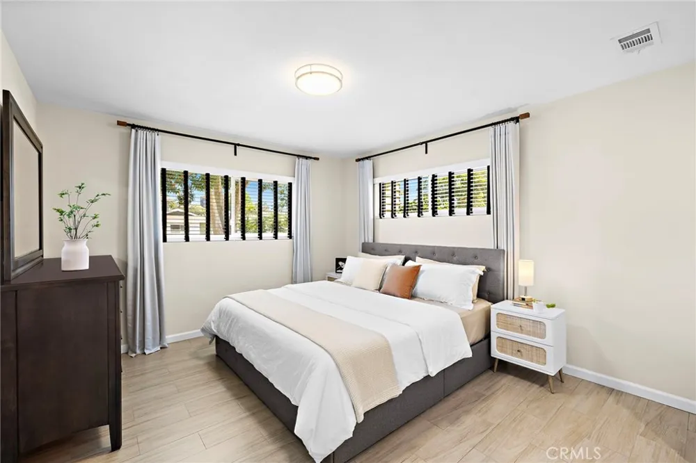 916 E Jonquil Santa Ana, CA 92705
