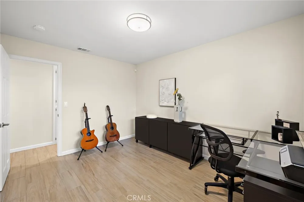 916 E Jonquil Santa Ana, CA 92705