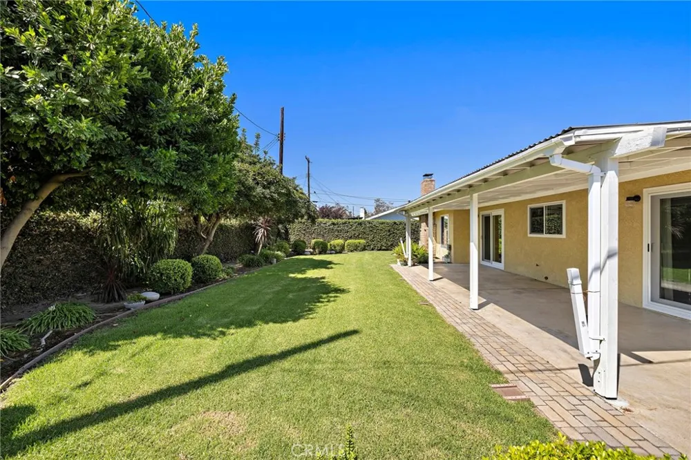 916 E Jonquil Santa Ana, CA 92705