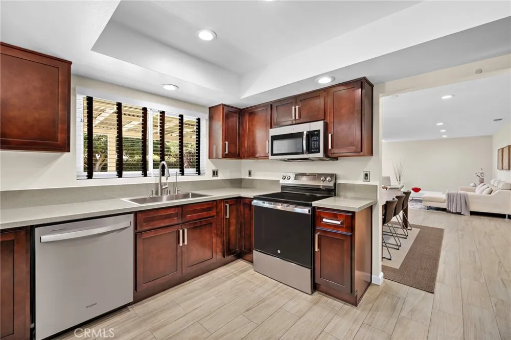 916 E Jonquil Santa Ana, CA 92705