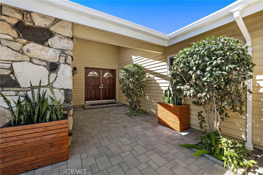 916 E Jonquil Santa Ana, CA 92705