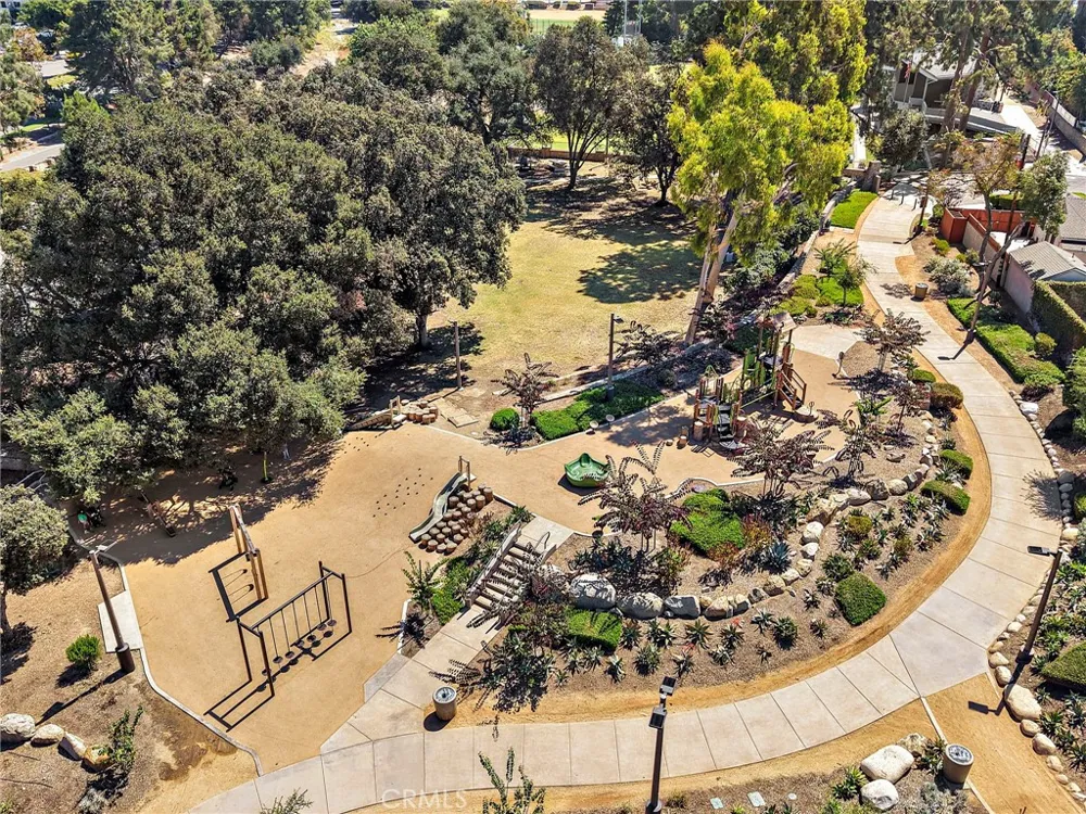 916 E Jonquil Santa Ana, CA 92705