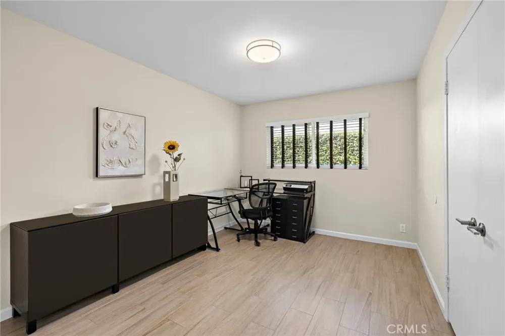 916 E Jonquil Santa Ana, CA 92705