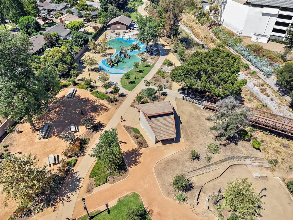 916 E Jonquil Santa Ana, CA 92705