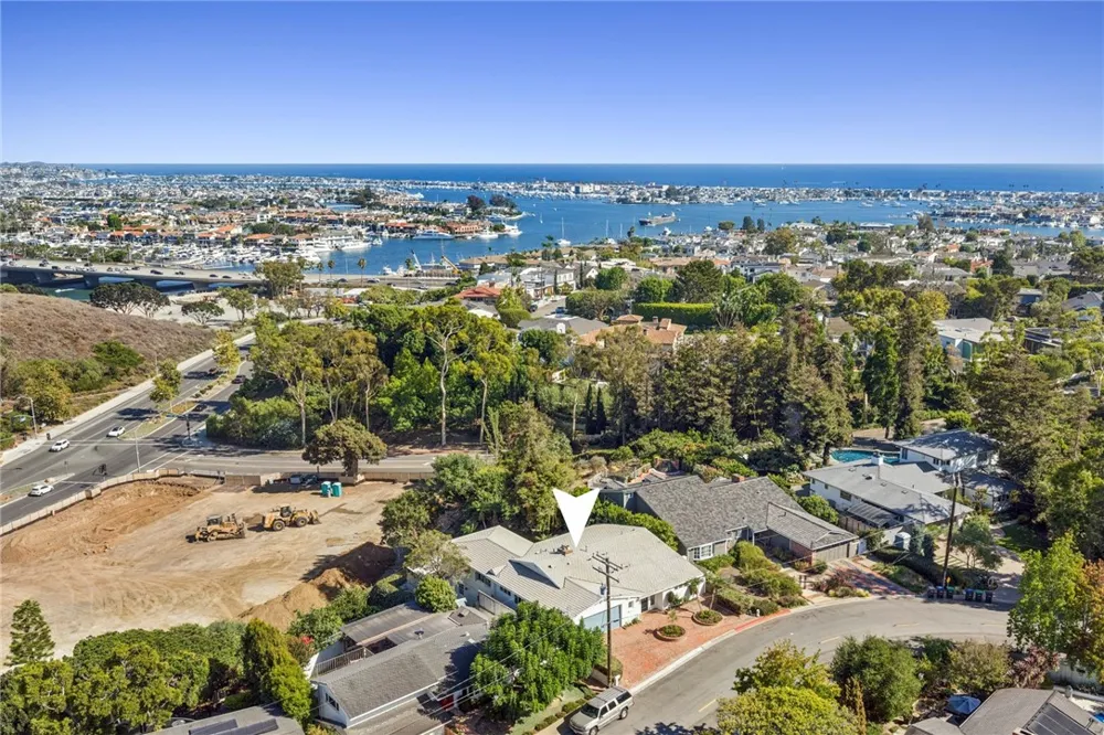 608 Saint James Place Newport Beach, CA 92663