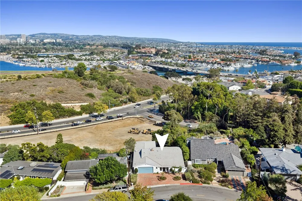 608 Saint James Place Newport Beach, CA 92663