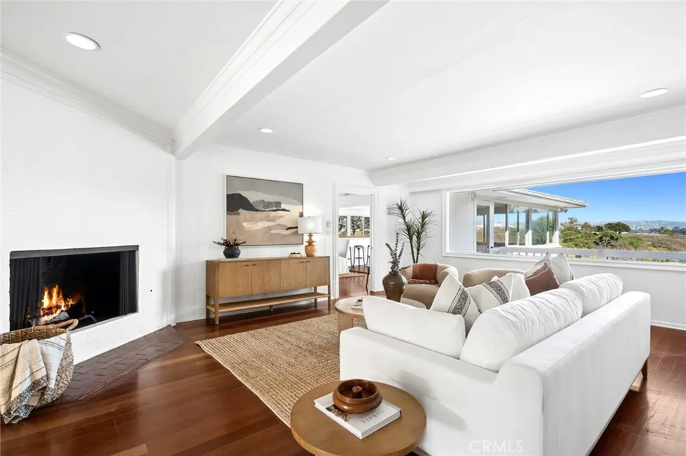 608 Saint James Place Newport Beach, CA 92663