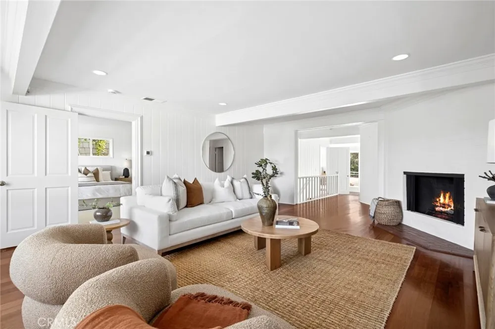608 Saint James Place Newport Beach, CA 92663