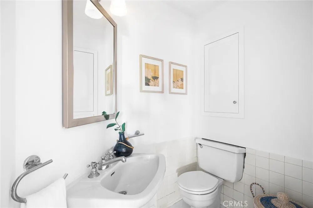 608 Saint James Place Newport Beach, CA 92663