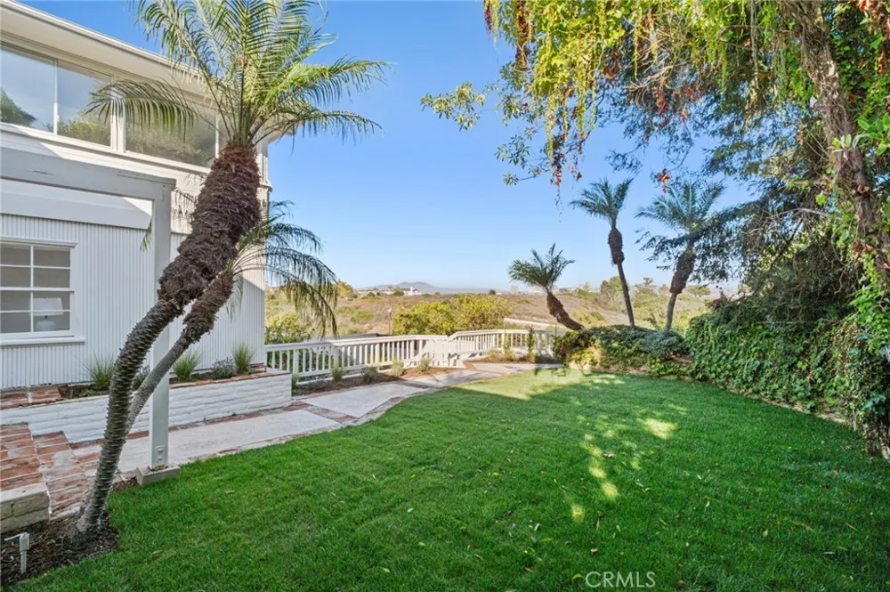 608 Saint James Place Newport Beach, CA 92663